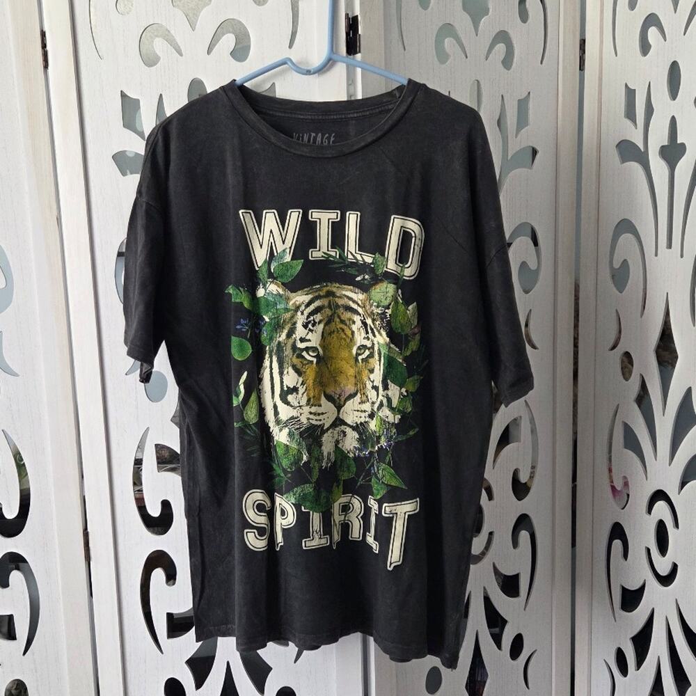 Vintage Canvas Wild Spirit Tiger Graphic T Shirt Womens Small Black Boho NWOT
